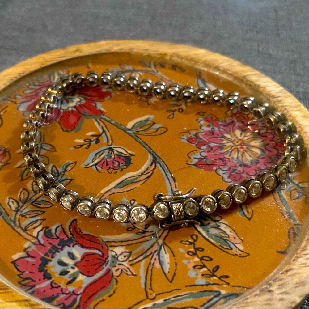 Tennis bracelet